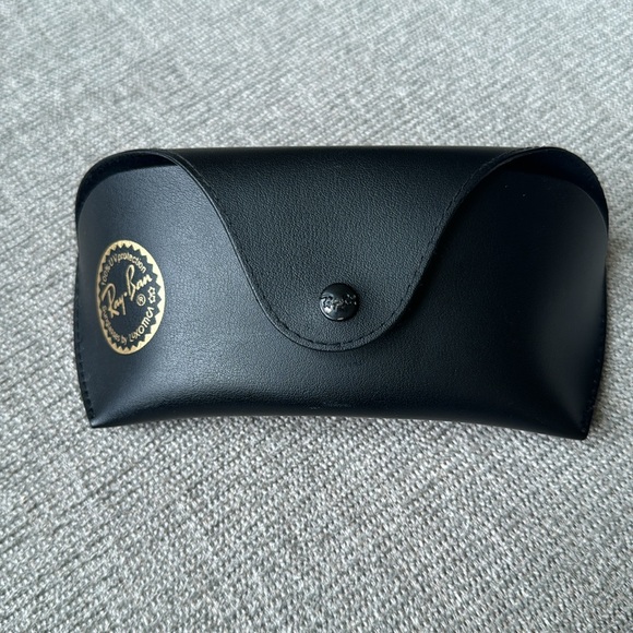 Like new Women’s Ray-Ban Aviator style sunglasses - Picture 8 of 16